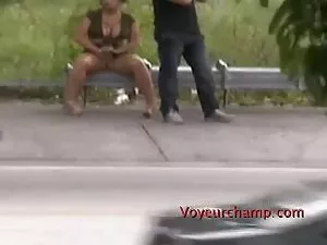 Esposa usa sus pelic ...