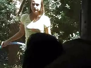 Pequeña morena adole ...